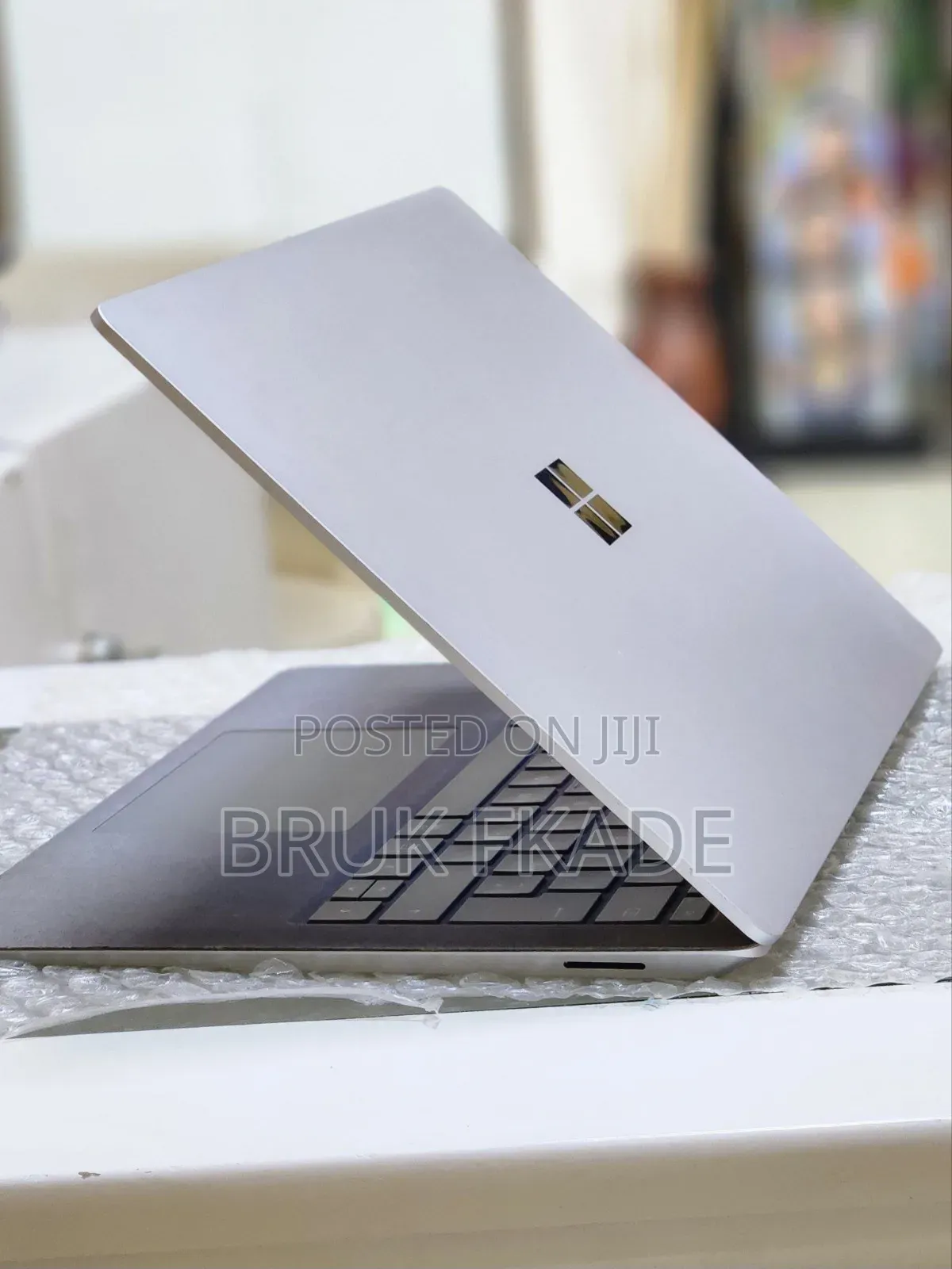 New Laptop Microsoft Surface 8GB Intel Core I5 SSD 512GB