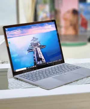 New Laptop Microsoft Surface 8GB Intel Core I5 SSD 512GB