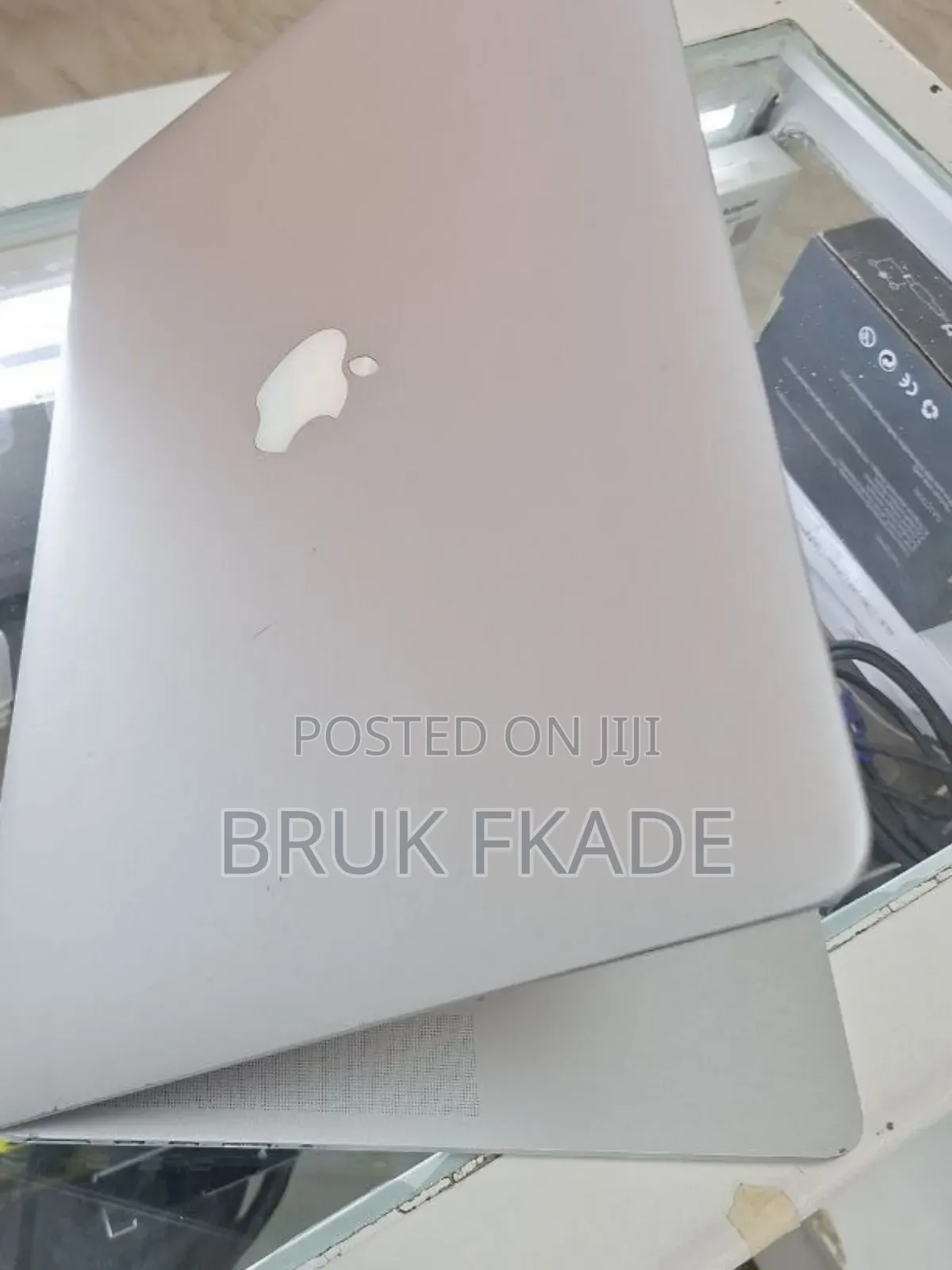 New Laptop Apple MacBook Pro 2017 16GB Apple M3 SSD 256GB