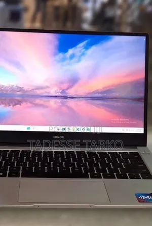 New Laptop 8GB AMD Ryzen 5 SSD 512GB