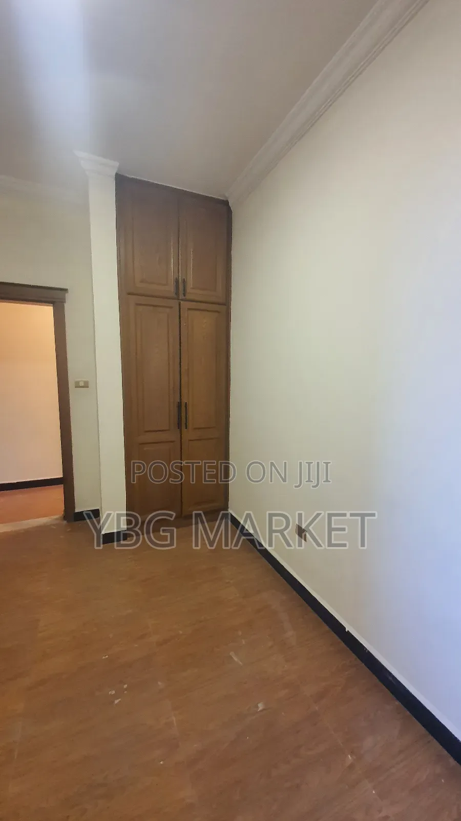 Furnished 4bdrm Apartment in Yeka for sale
