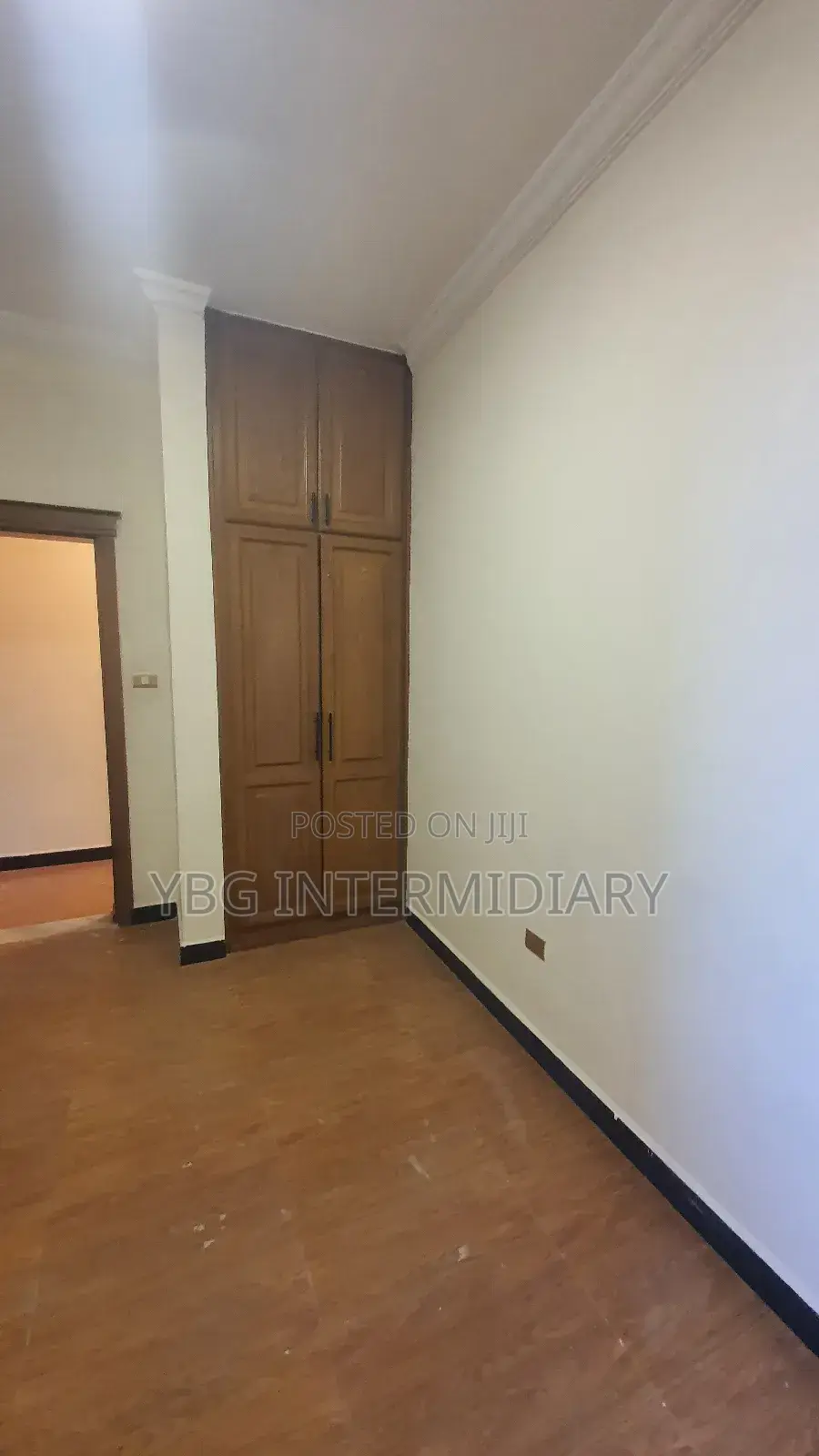 Furnished 4bdrm Apartment in Yeka for sale