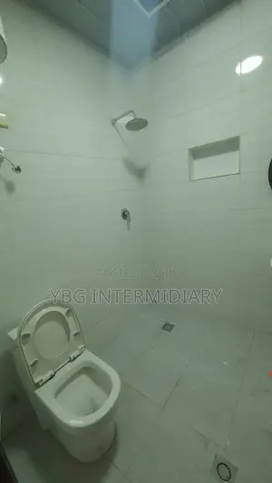 Furnished 4bdrm Apartment in Yeka for sale