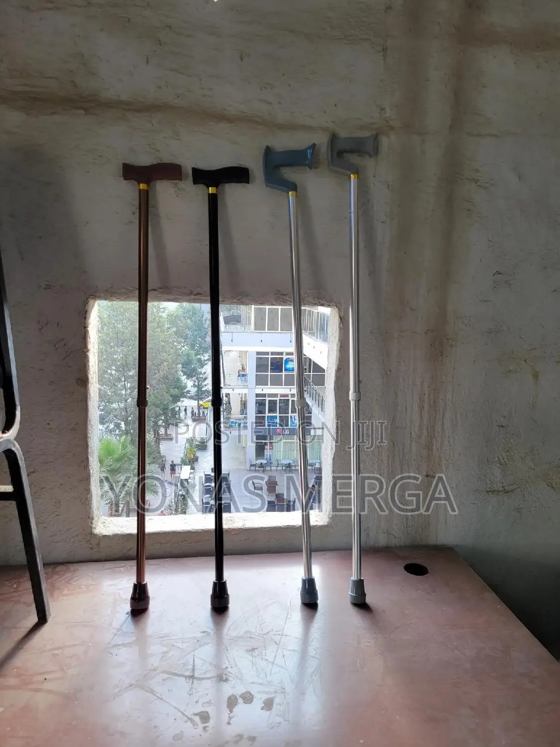 Walking Stick能讓stick Type: Single Point Height Adjustable: Yes