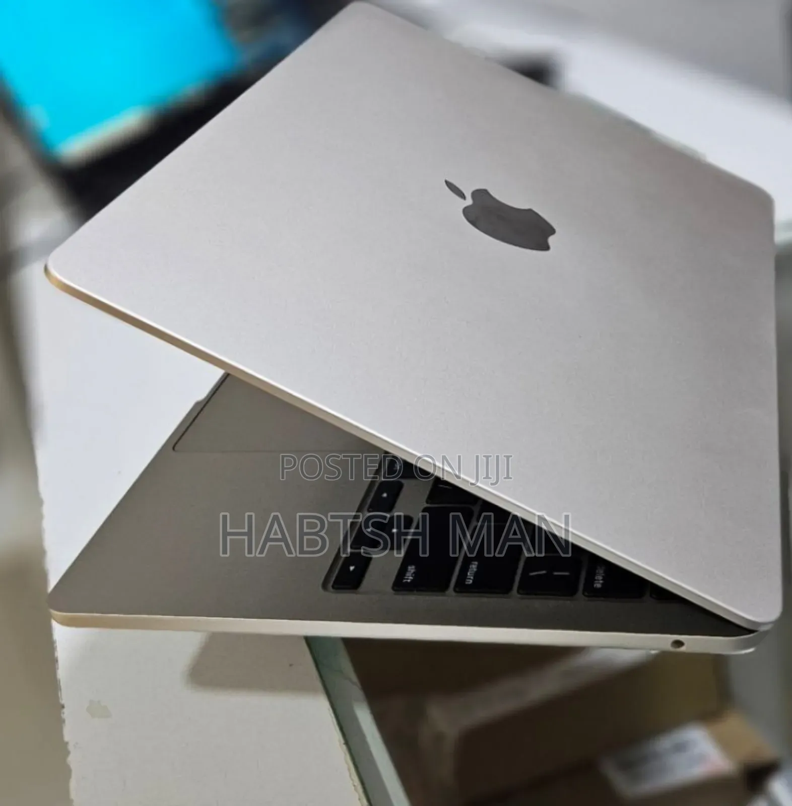 New Laptop Apple MacBook Air 2022 M2 8GB Apple M2 SSD 256GB