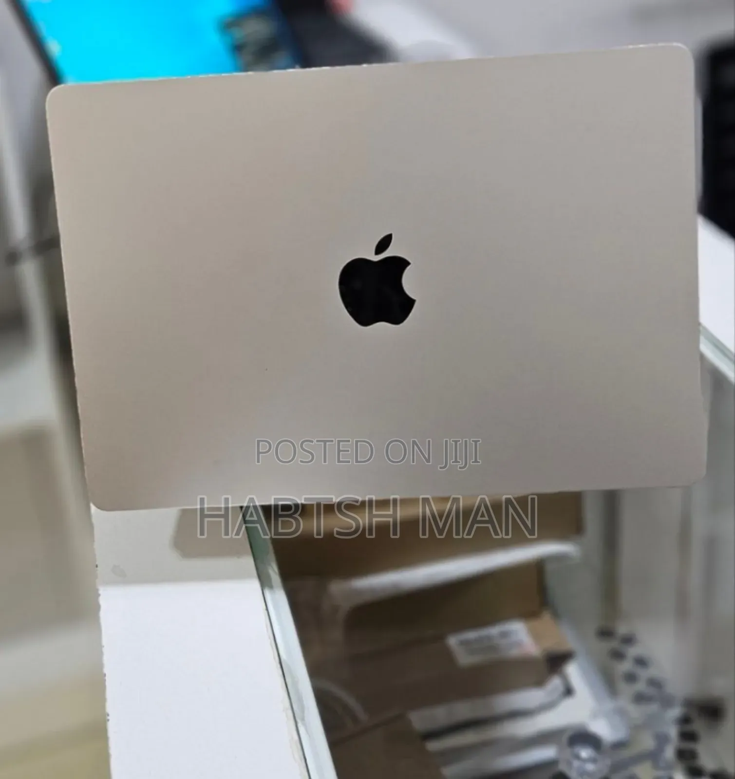 New Laptop Apple MacBook Air 2022 M2 8GB Apple M2 SSD 256GB