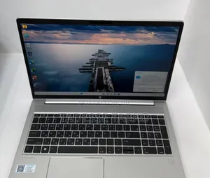 New Laptop HP 8GB AMD Ryzen 5 SSD 512GB