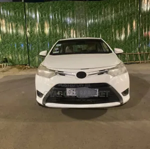 Toyota Yaris 2013 White
