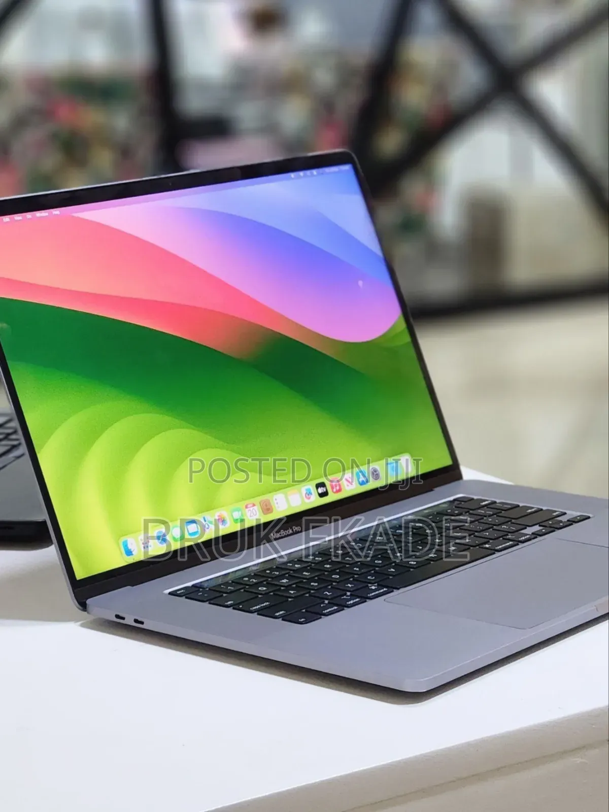 New Laptop Apple MacBook Pro 2019 32GB Intel Core I9 SSD 2T