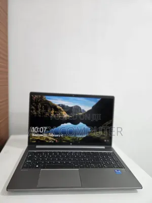 New Laptop HP ZBook Firefly G8 16GB Intel Core i7 SSD 512GB