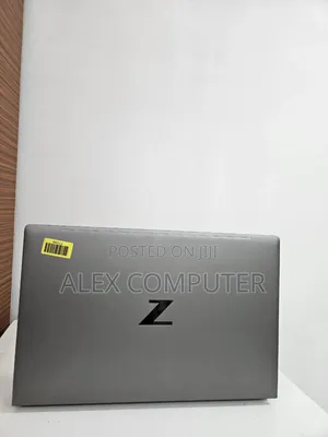 New Laptop HP ZBook Firefly G8 16GB Intel Core i7 SSD 512GB