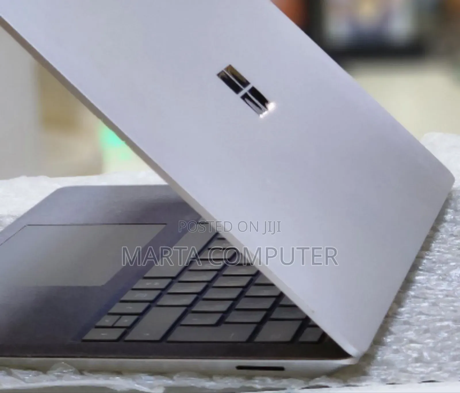 New Laptop Microsoft Surface 8GB Intel Core I5 SSD 512GB