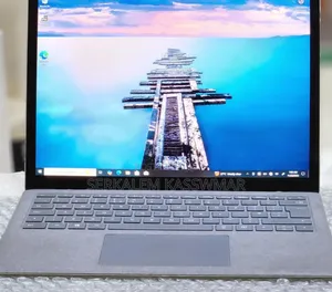 New Laptop Microsoft Surface 8GB Intel Core I5 SSD 512GB