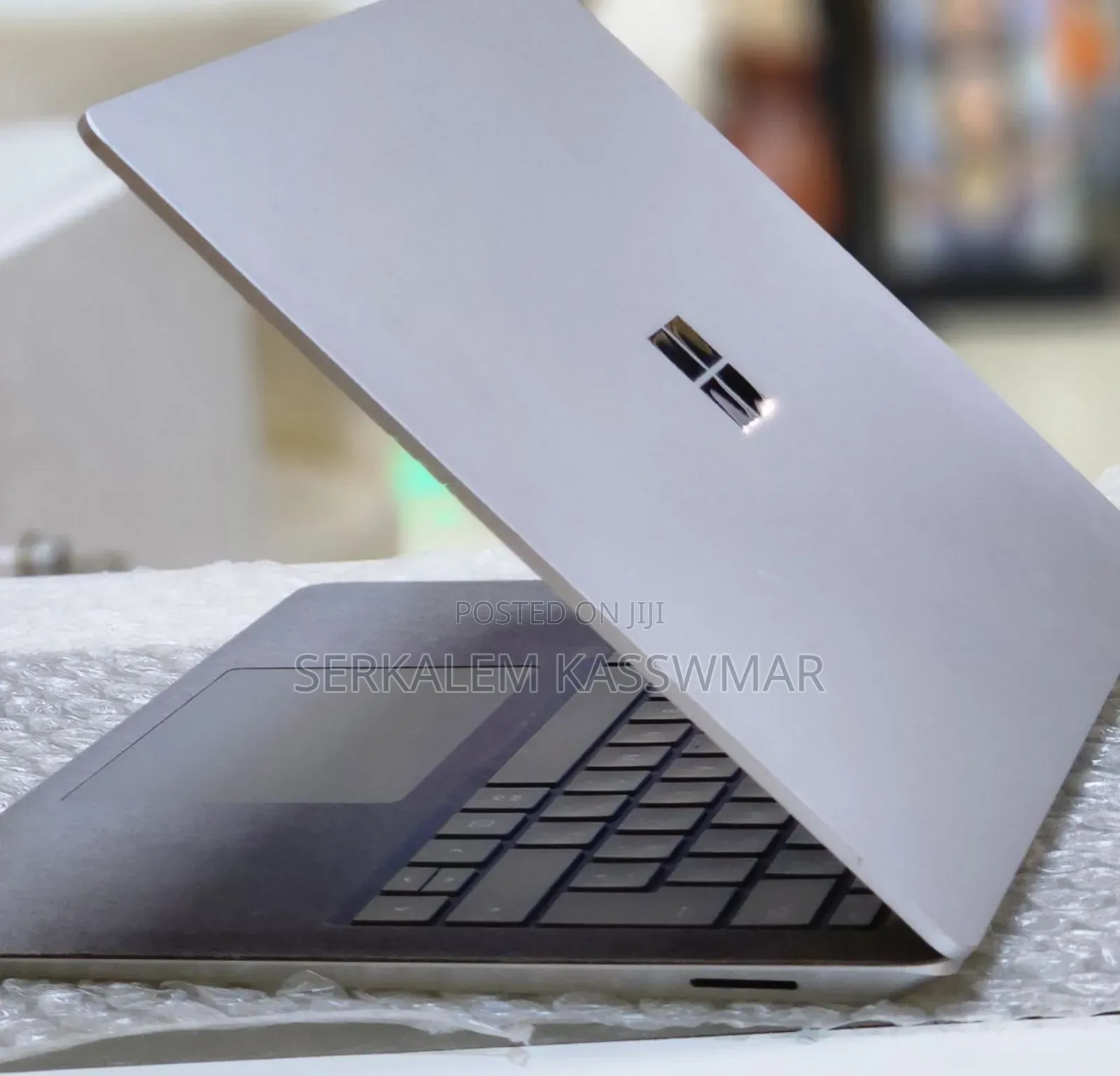New Laptop Microsoft Surface 8GB Intel Core I5 SSD 512GB