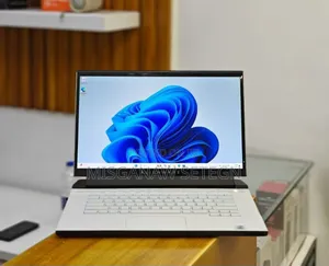 New Laptop Alienware Area-51m 16GB Intel Core I7 SSD 512GB