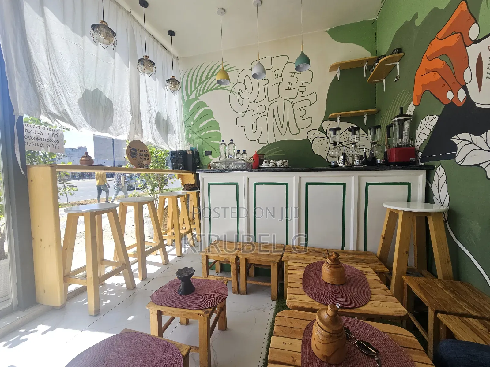 የሚሸጥ የcoffeehouse ሙሉ እቃ