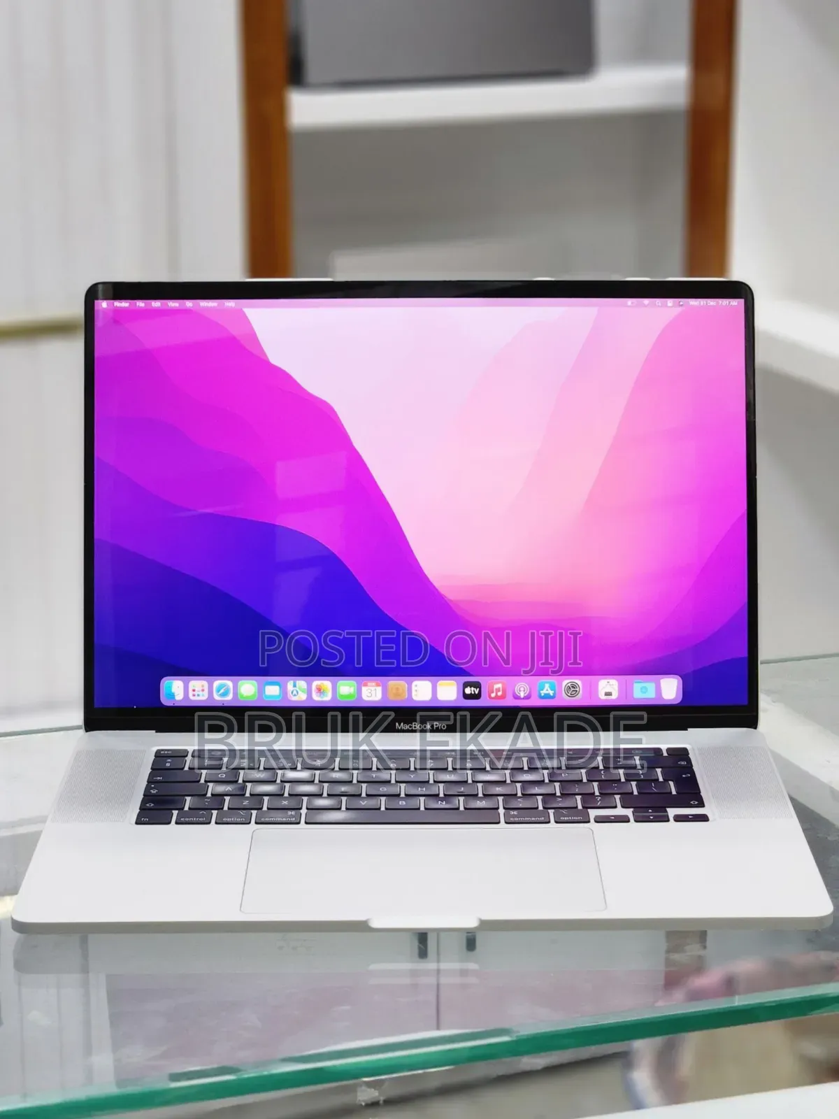 New Laptop Apple MacBook Pro 2019 16GB Intel Core I7 SSD 512GB