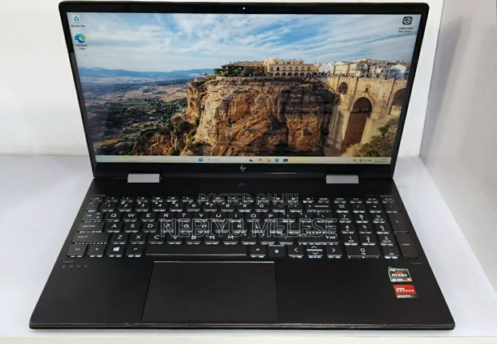 New Laptop HP Envy X360 8GB AMD Ryzen 5 SSD 256GB