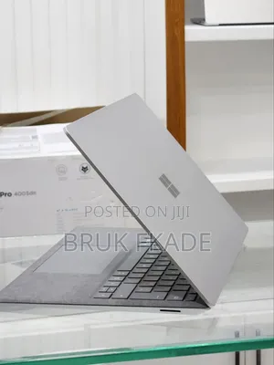 New Laptop Microsoft Surface Go 16GB Intel Core I7 SSD 256GB