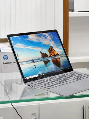 New Laptop Microsoft Surface Go 16GB Intel Core I7 SSD 256GB