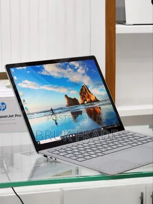 New Laptop Microsoft Surface Go 16GB Intel Core I7 SSD 256GB