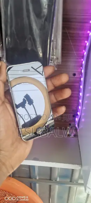 New Apple iPhone 4 8 GB Black