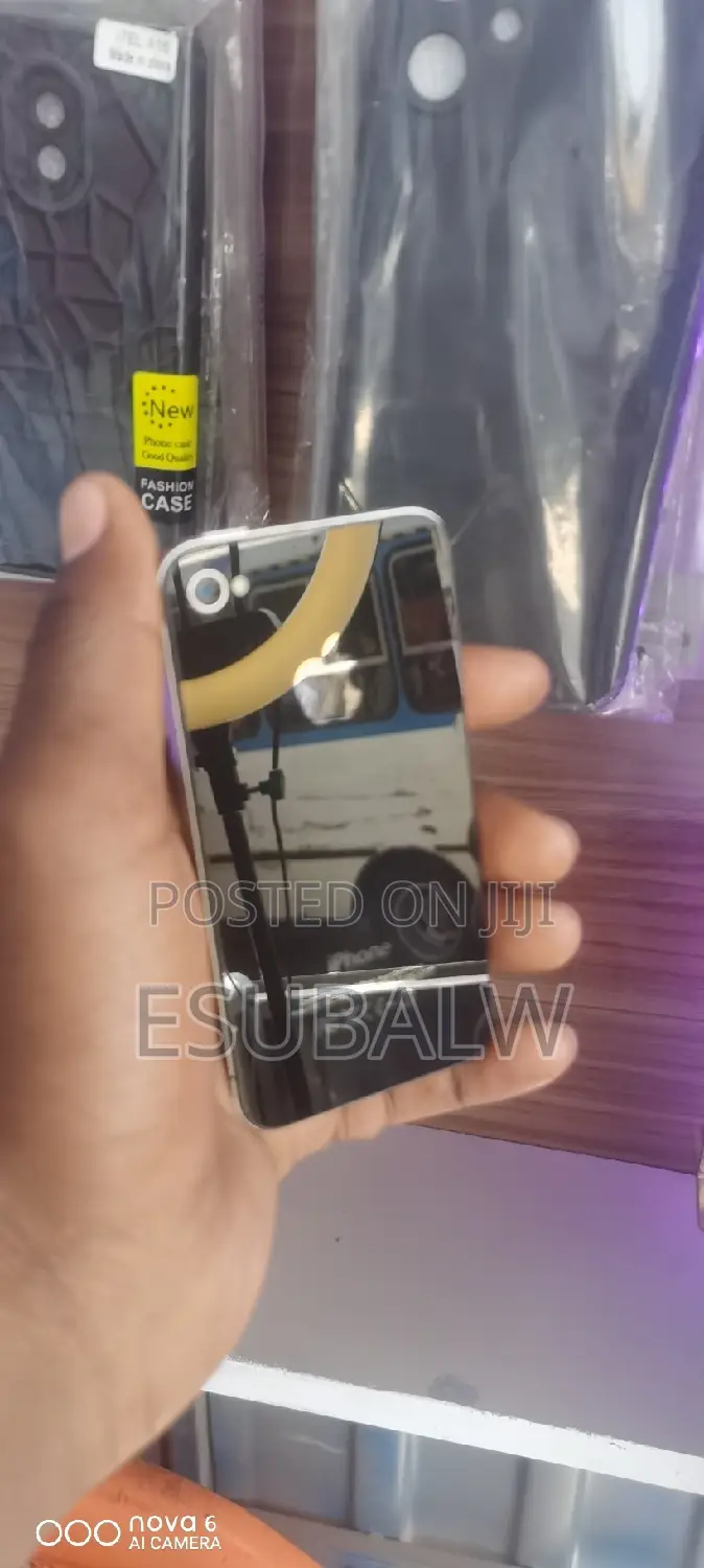 New Apple iPhone 4 8 GB Black