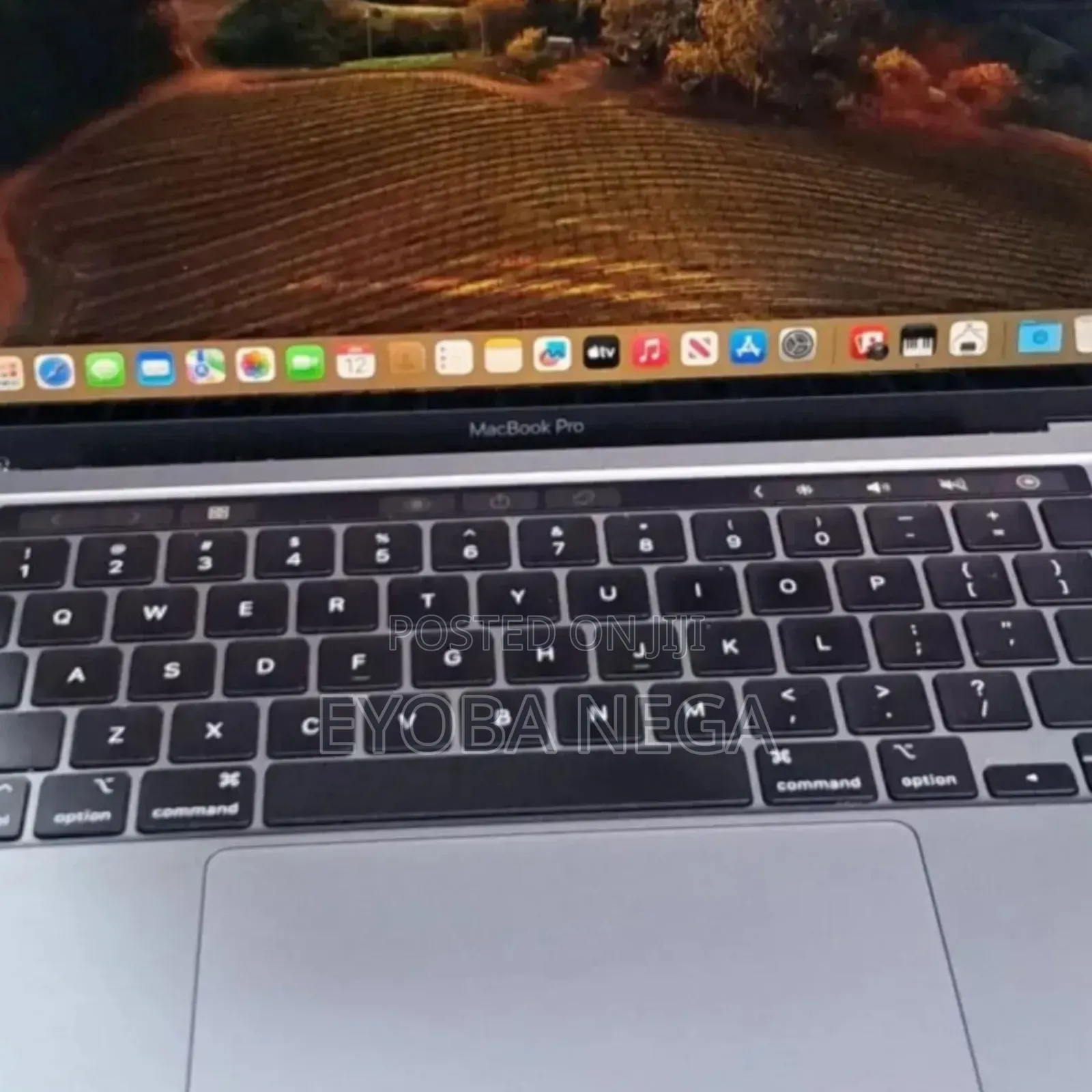 Laptop Apple MacBook Pro 2022 M2 8GB Apple M2 SSD 256GB