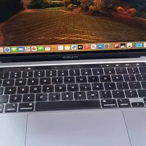 Laptop Apple MacBook Pro 2022 M2 8GB Apple M2 SSD 256GB