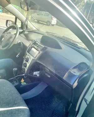 Toyota Yaris 2010 Gray