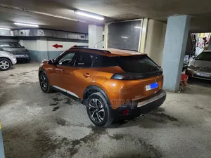 Peugeot 2008 1.2 PureTech (100 Hp) 2021 Brown