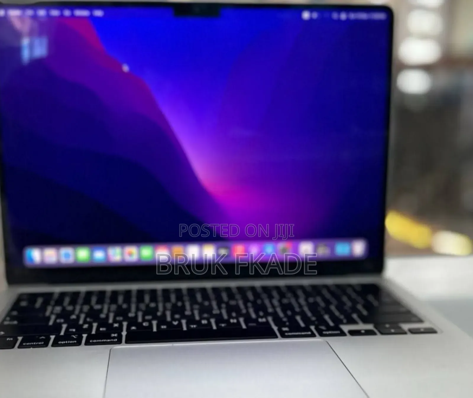 New Laptop Apple MacBook Air 2023 M2 8GB Intel Core I7 SSD 256GB