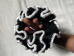 Crochet Scrunchies Handmade (በእጅ የሚሰሩ የፀጉር ማስያዣዎች)