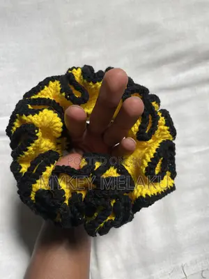 Crochet Scrunchies Handmade (በእጅ የሚሰሩ የፀጉር ማስያዣዎች)