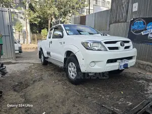 Toyota Hilux 2.5 D-4D 2007 White
