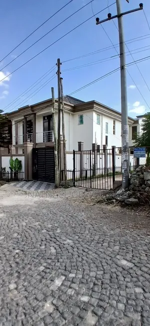 Furnished 5bdrm Villa in Bole for sale