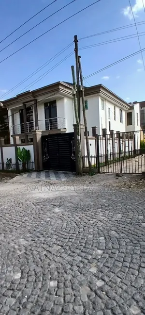 Furnished 5bdrm Villa in Bole for sale