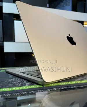 New Laptop Apple MacBook Air 2024 M3 13-Inch 8GB Apple M3 SSD 256GB