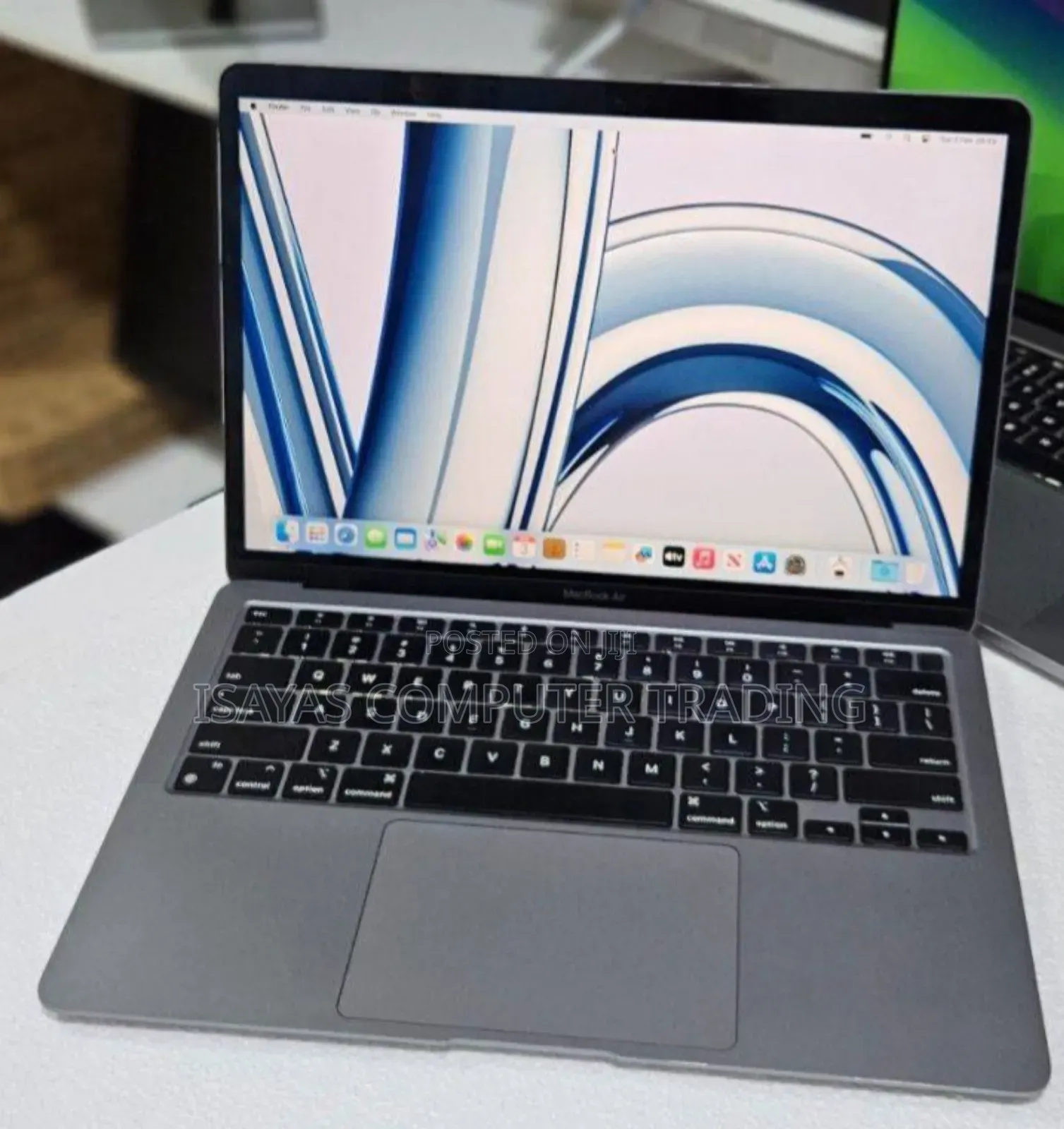 New Laptop Apple MacBook Air 2020 M1 16GB Intel Core I7 SSD 512GB