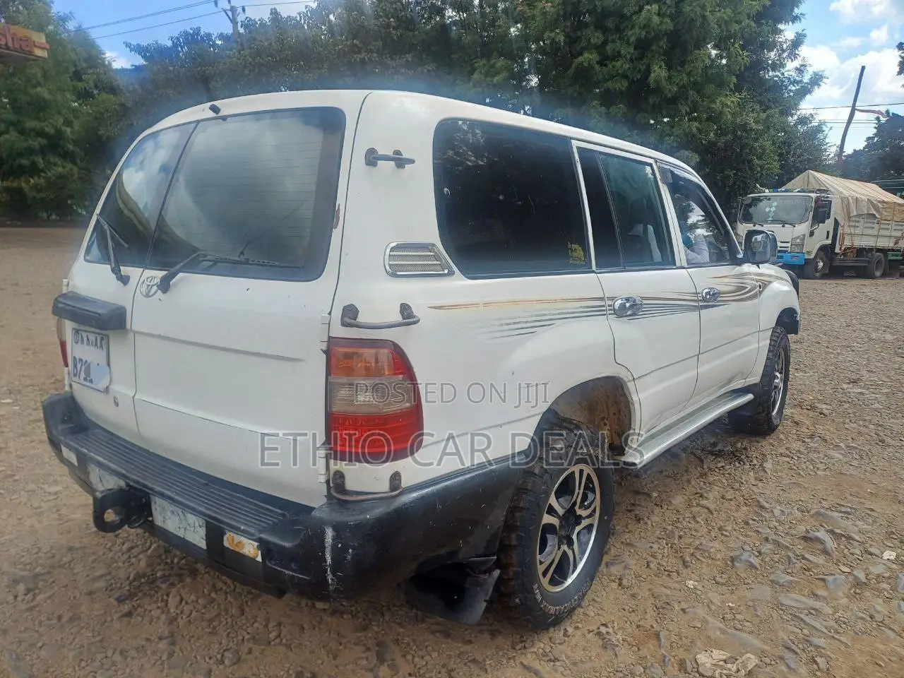 Toyota Land Cruiser 2000 White