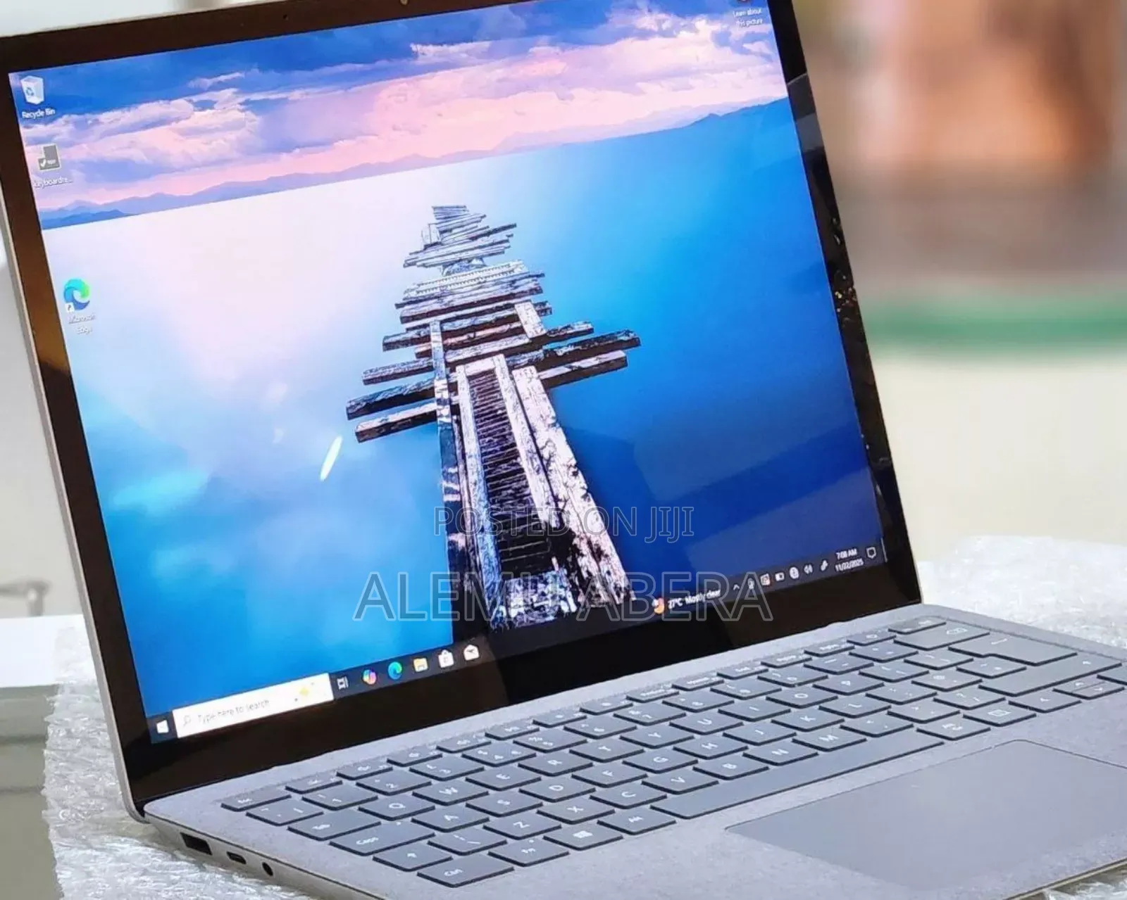 New Laptop Microsoft Surface 8GB Intel Core I5 SSD 512GB