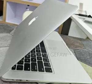 New Laptop Apple MacBook Air 2017 8GB Intel Core I5 SSD 256GB