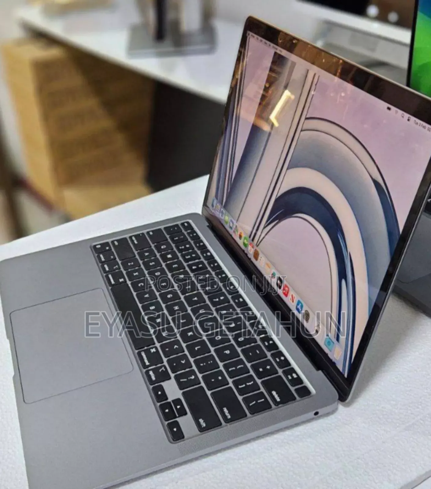 New Laptop Apple MacBook Air 2020 M1 8GB Apple M1 SSD 256GB