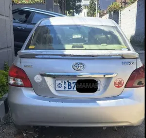 Toyota Yaris 2010 Silver
