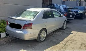 Toyota Yaris 2010 Silver