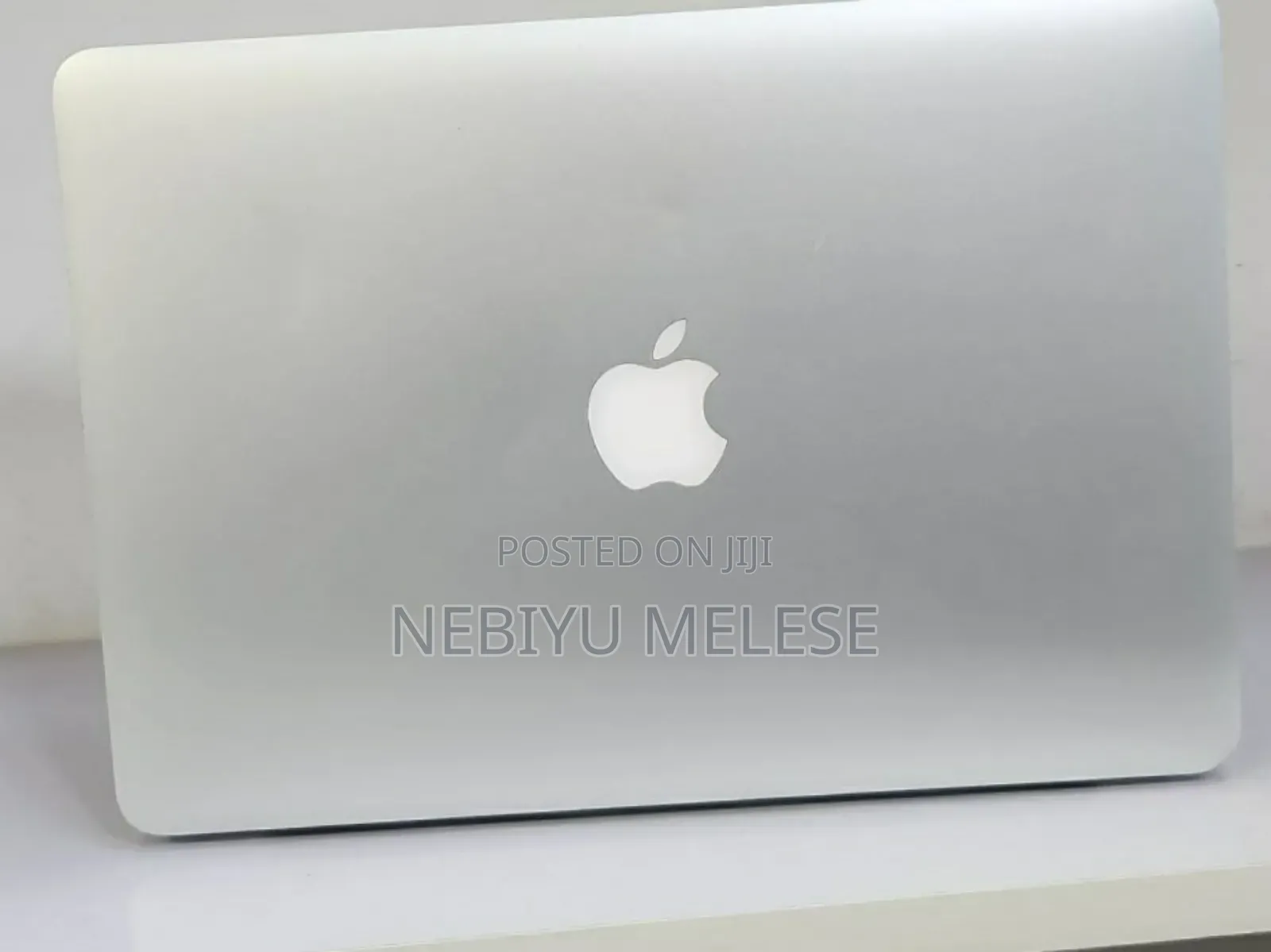 New Laptop Apple MacBook Pro 2015 8GB Intel Core I5 SSD 256GB