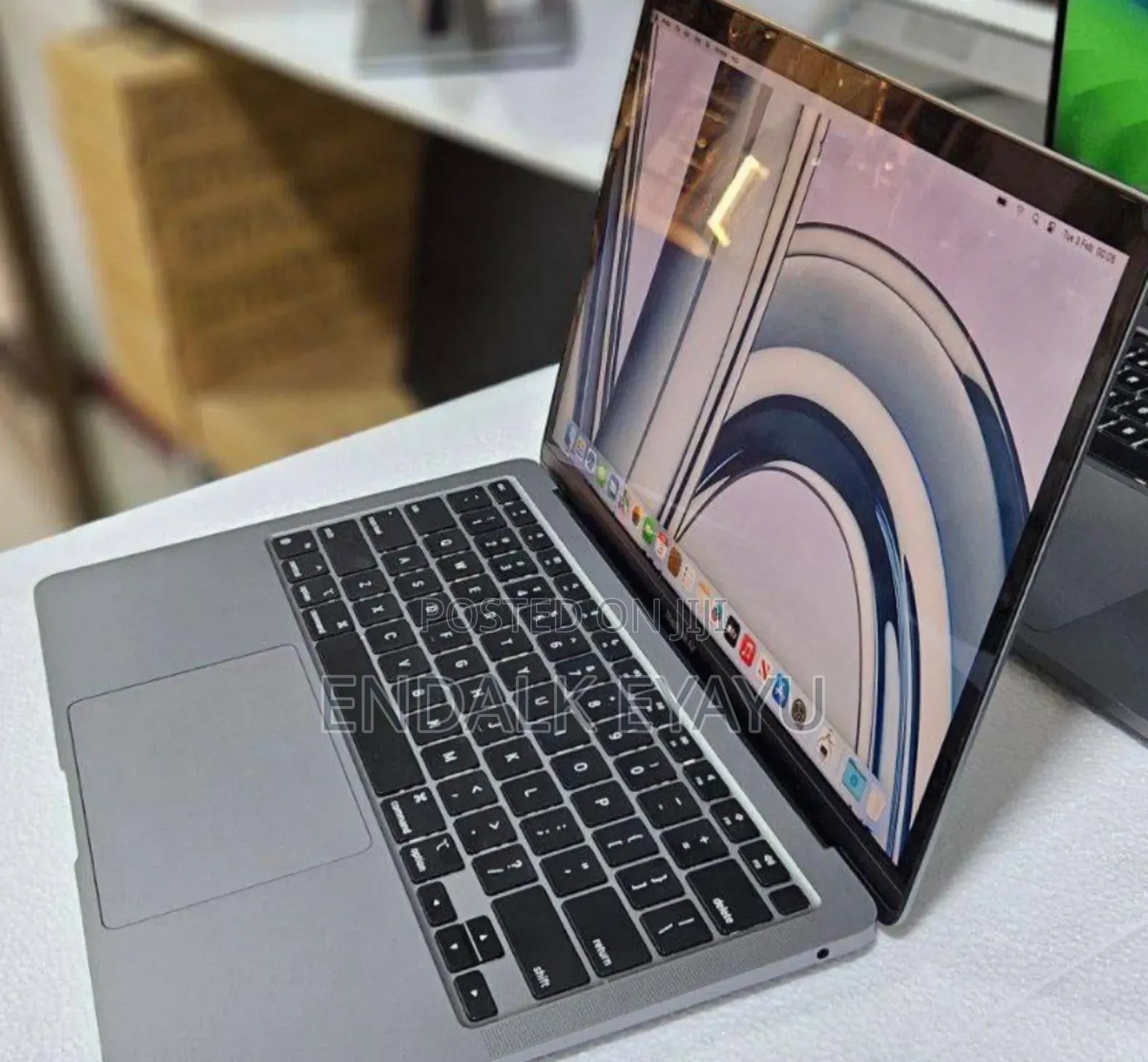 New Laptop Apple MacBook Air 2020 M1 8GB Apple M1 SSD 256GB