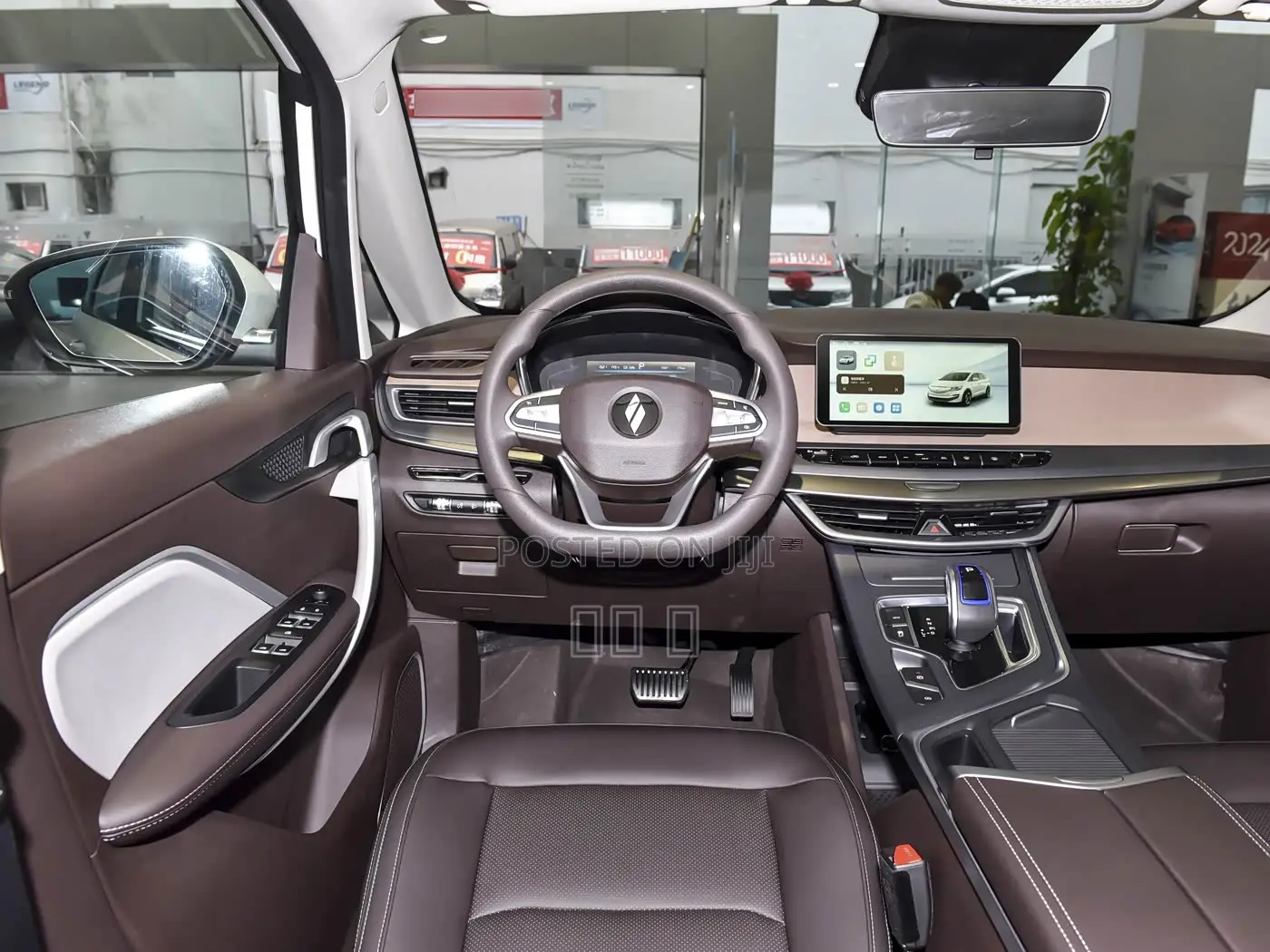 New Livan 8 2026 White