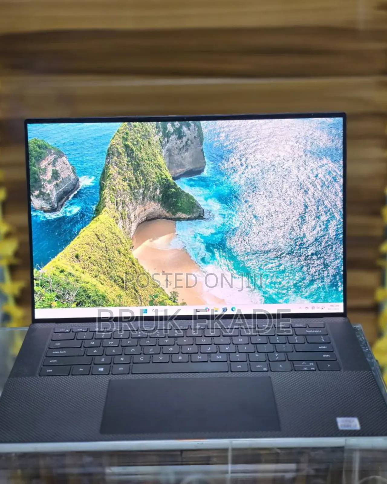 New Laptop Dell XPS 15 16GB Intel Core I7 SSD 512GB