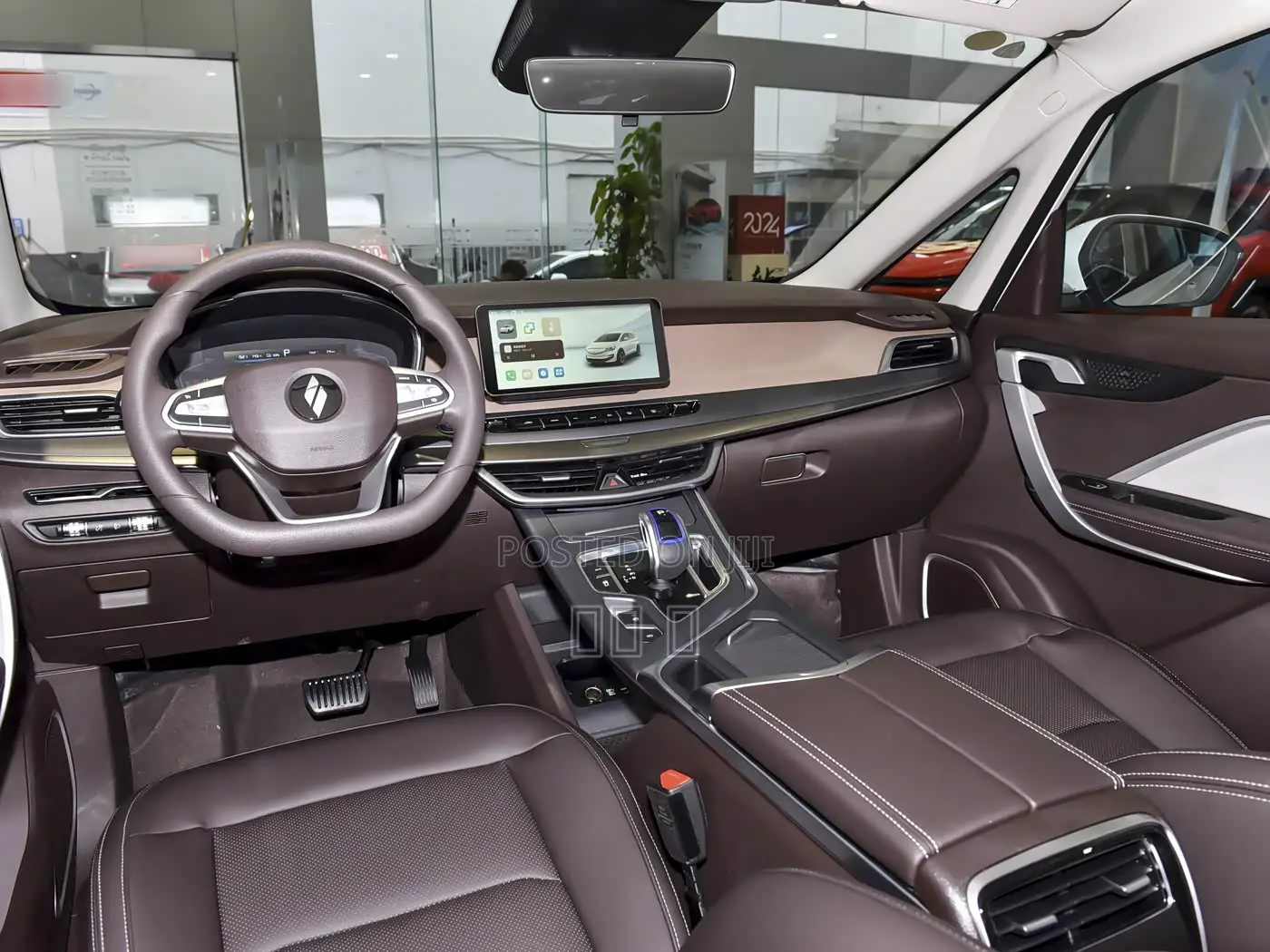 New Livan 8 2026 White